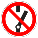 Verboden in te schakelen sticker, ISO 7010, P031